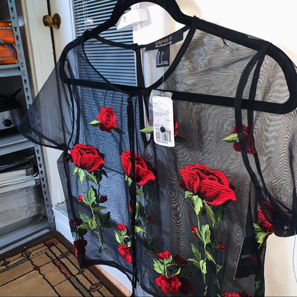 NWT F21 Rose Crop Top